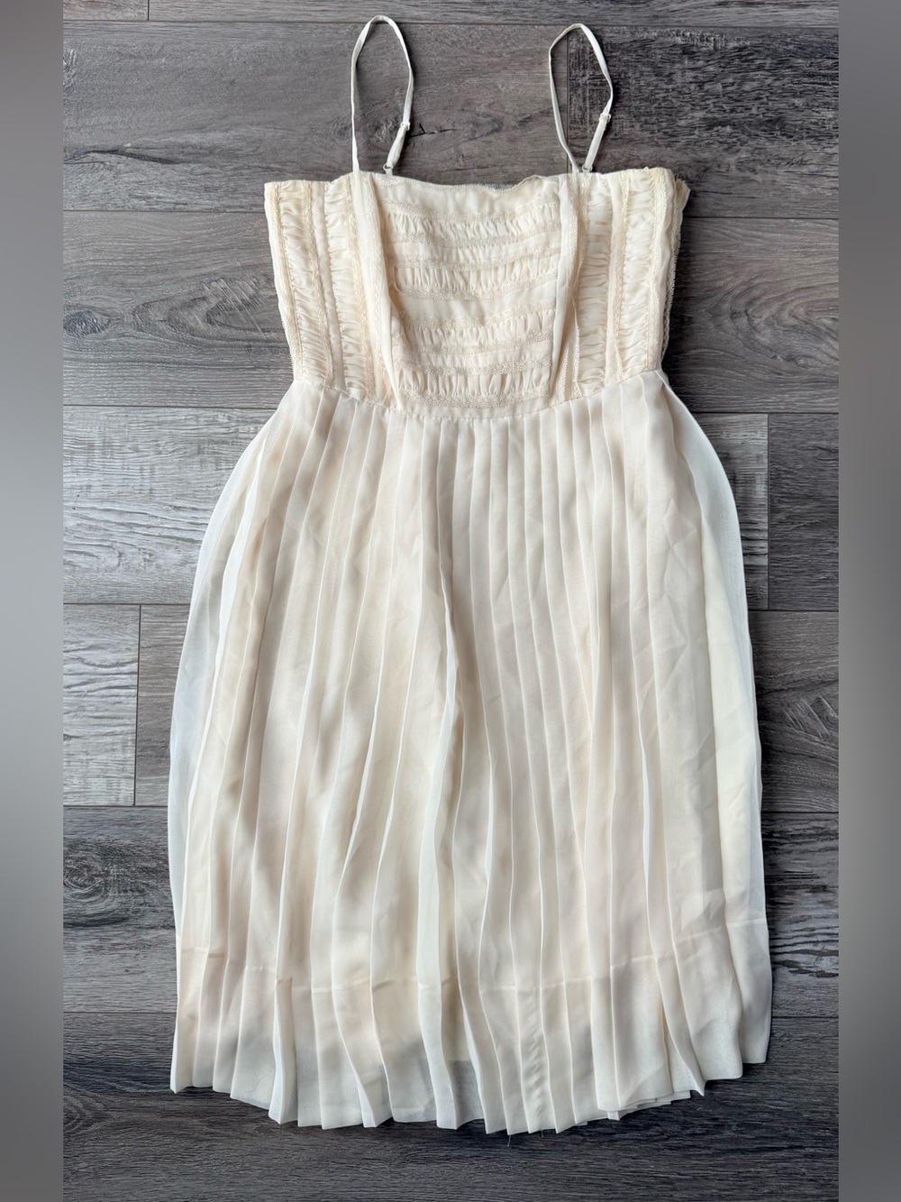 Banana Republic Ivory Pleated Chiffon Dress Size 6 Bridal Shower Engagement